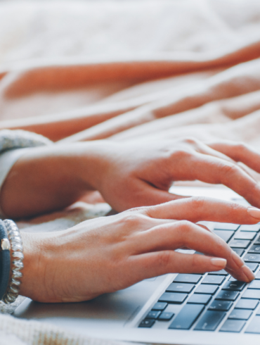 Living Writer Vs Scriviner Feature Image